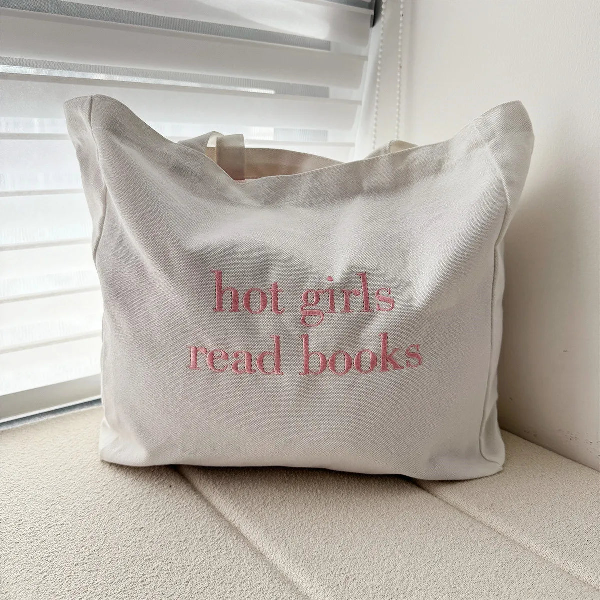 Hot Girls Read Books Shoulder Bag